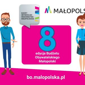 Mężczyzna i kobieta wskazują na liczbę 8, informującą o kolejnej edycji Budżetu Obywatelskiego Małopolski