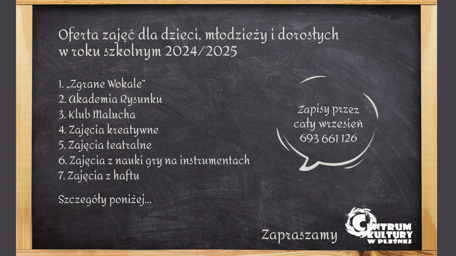 Na zdjęciu biały tekst na tle, które przypomina tablicę szkolną