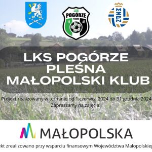 Informacja o projekcie na tle murawy boiska.