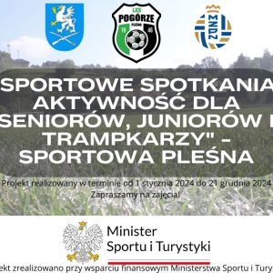 Informacja o projekcie na tle murawy boiska.